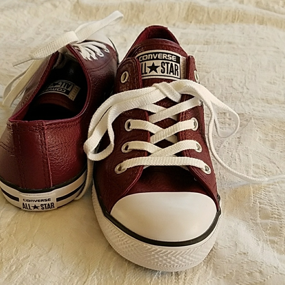 Womens Sz 6 Converse All-Star Burgandy NEW!!!